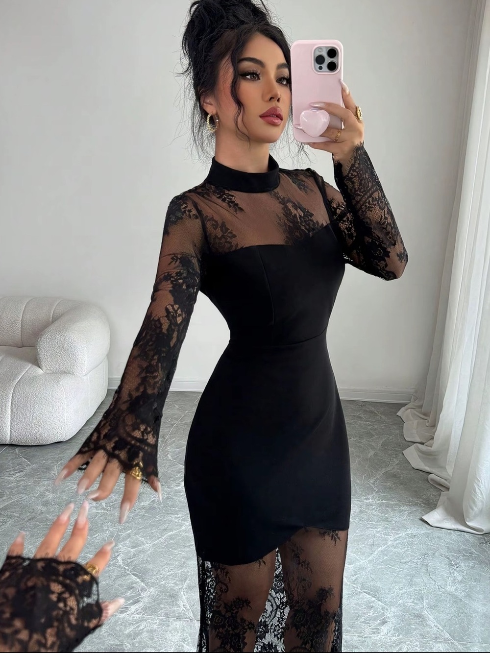 Elegant Black Lace Long-Sleeve Evening Dress - Picture 4 of 6